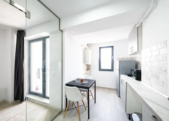 Yusuf Nerva Traian Parking Free Βουκουρέστι