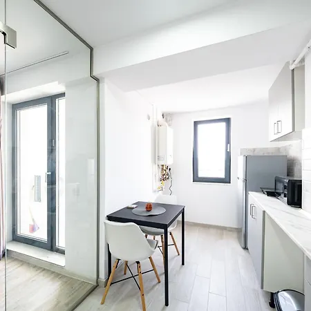 Yusuf Nerva Traian Parking Free بوخارست