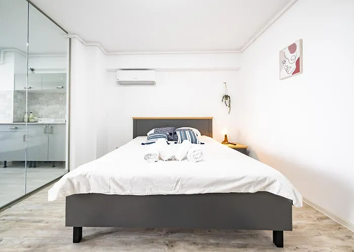 Yusuf Nerva Traian Parking Free * Бухарест