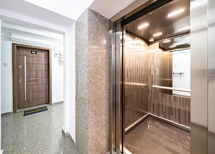 Yusuf Nerva Traian Parking Free